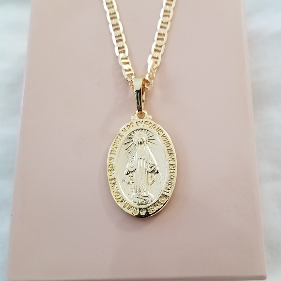 Virgin Mary medallion necklace. 18k GF chain,New - Picture 4 of 5